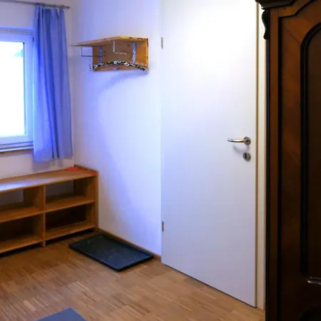 Haus Regina アパート